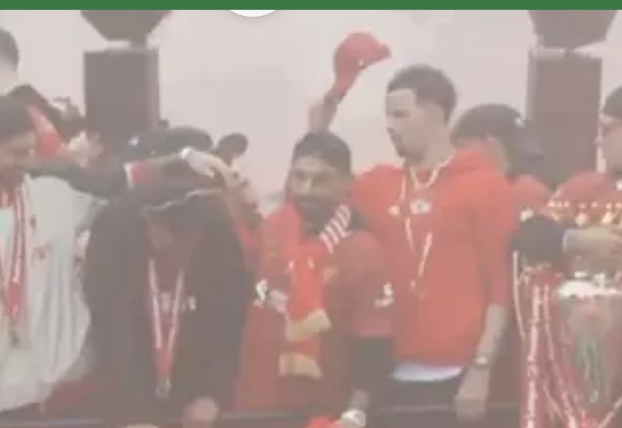 Fans spot Curtis Jones’ reaction to what Trent Alexander-Arnold did during Liverpool’s title parade