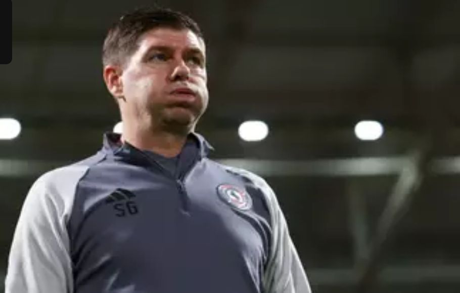 Steven Gerrard in the running for incredible return to management as club place him top of their list – Sallahsport