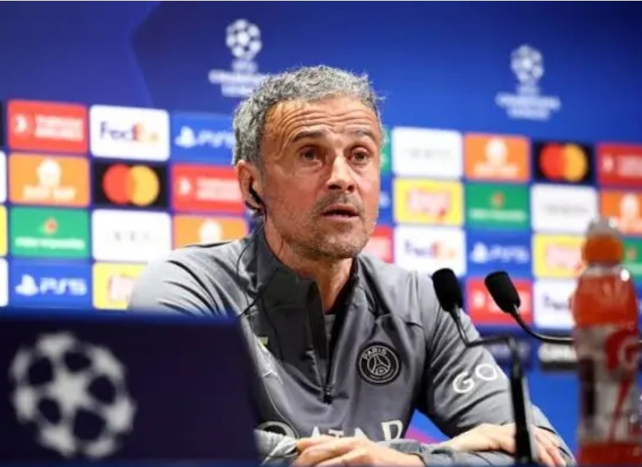 PSG coach threatened to report Premier league club to FIFA after they agree secret deal to snatch PSG star who scored against inter for free this summer.