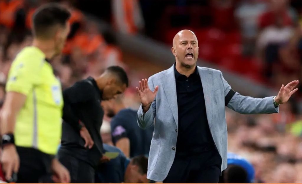 Report: Attacker gets in touch with Liverpool star to get feedback about the club