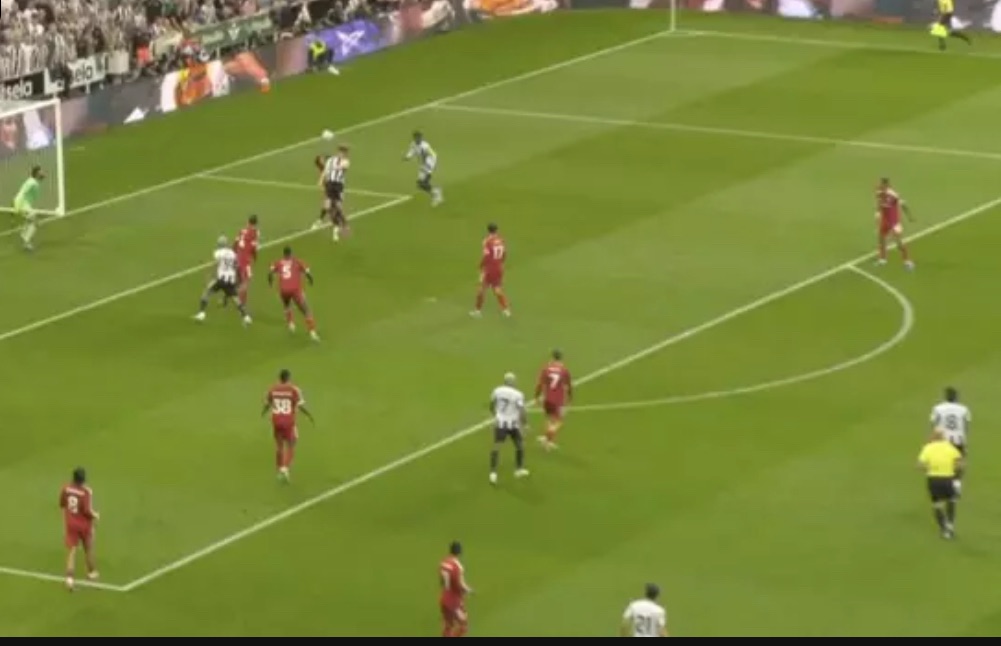 Fans say Liverpool vs Newcastle ‘completely ruined’ as they make same complaint