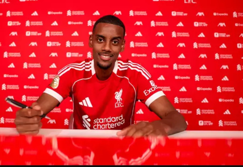 Newcastle release brutal statement after Alexander Isak joins Liverpool on deadline day